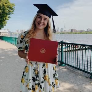 Meet your Posher, Selin